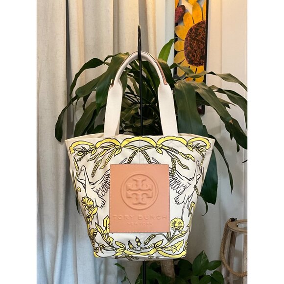 AUTHENTIC TORY BURCH PRINTED NYLON CARRYALL TOTE - Picture 13 of 13